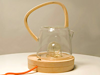 Прозрачный чайник с лампой накаливания внутри