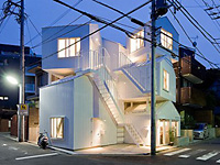 Сумасшедший японский дом из отдельных секций