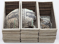 Интересные бумажные скульптуры из долларовых купюр